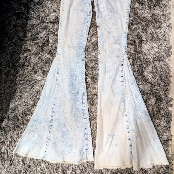 Altar'd State Karter Acid Wash Stretchy Flare Bellbottom Jeans L NWT - Picture 6 of 13